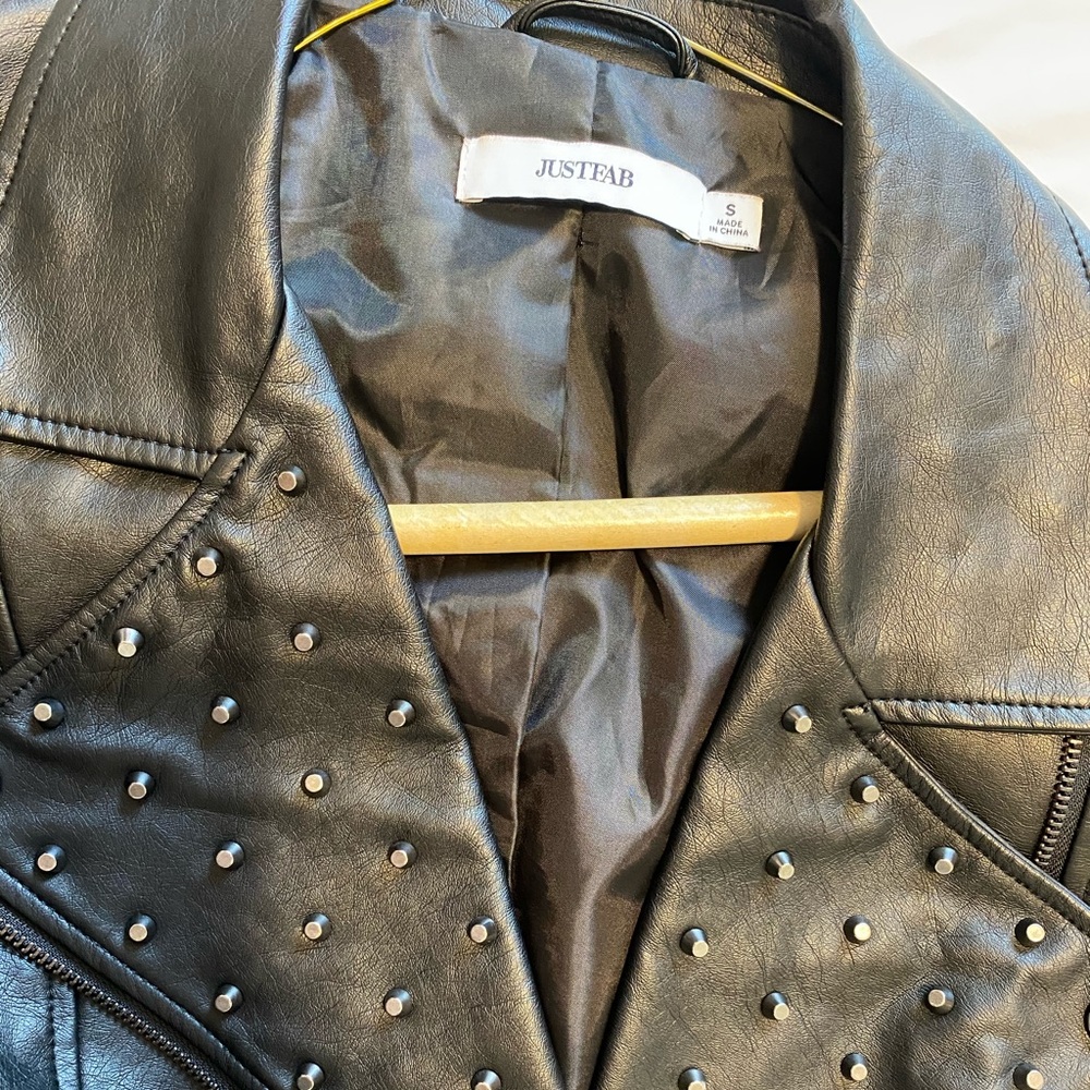 Black jacket - Picture 2 of 7